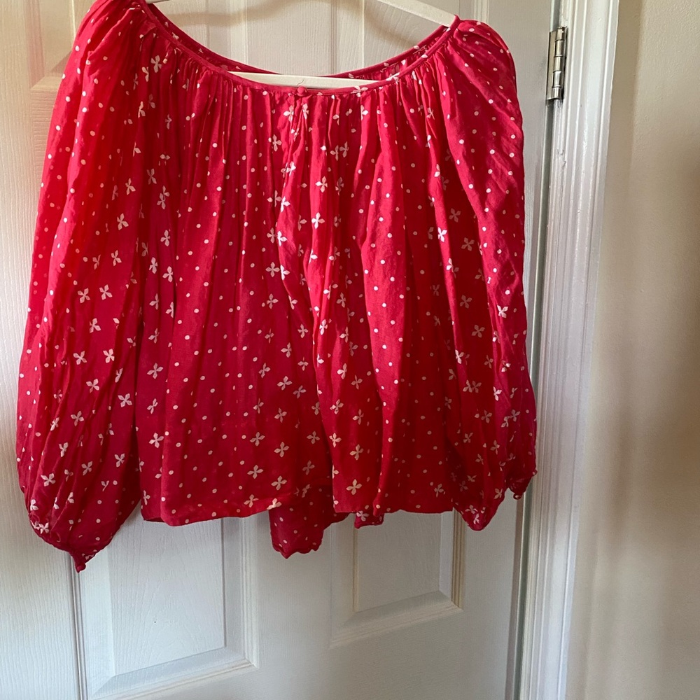 Beautiful billowy top in soft cotton